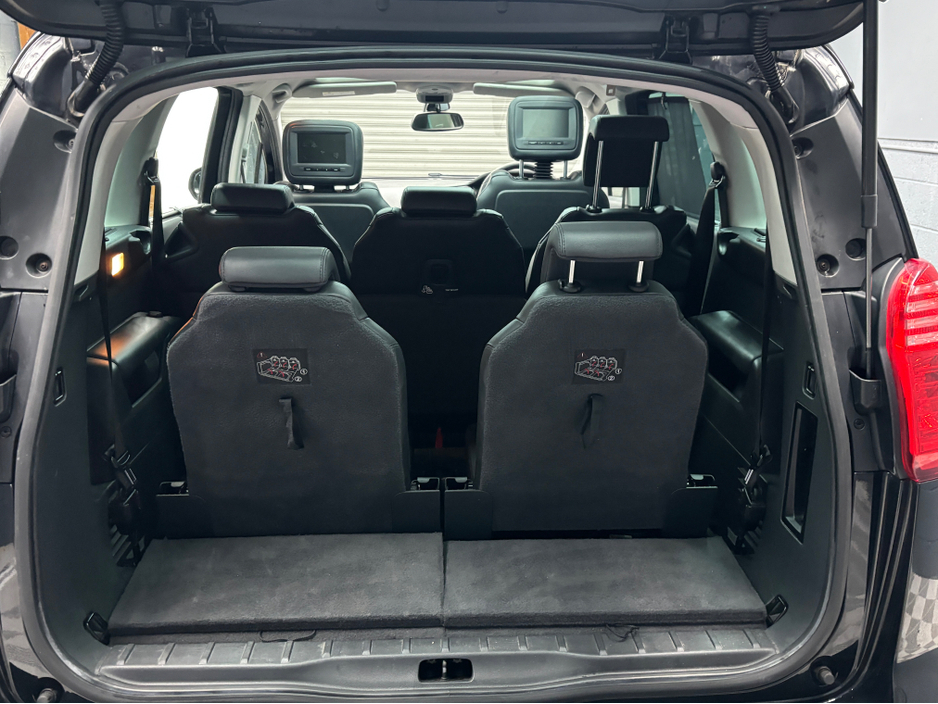 2016 Peugeot 5008 - image 13