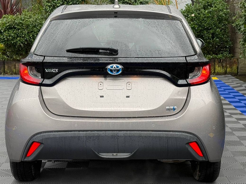 2021 Toyota Yaris 1.5 HYBRID // REVERSE CAMERA // ADAPTIVE CRUISE CONTROL // DIGITAL CLIMATE CONTROL €13,950