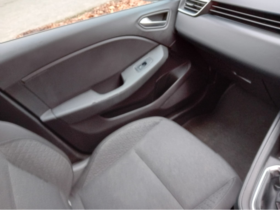 2021 Renault Clio - image 14