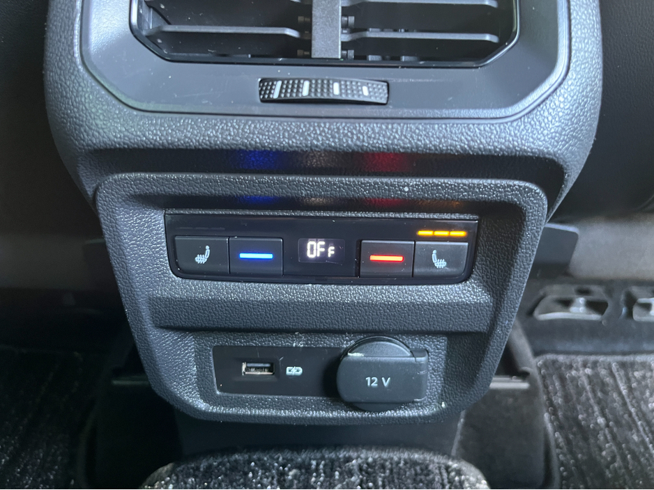 2018 Volkswagen Tiguan R-LINE 4 MOTION AUTOMATIC 2.0 DIESEL //HIGH SPEC//FULL LEATHER HEATED FRONT AND REAR SEATS//360 PARKING CAMERAS//ADAPTIVE CRUISE CONTROL// €27,950