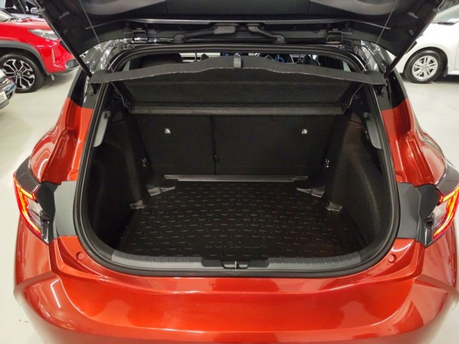 2025 Toyota Corolla H/B LUNA SPORT €35,950