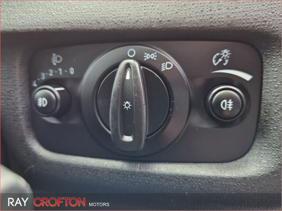 2015 Ford Fiesta - image 17