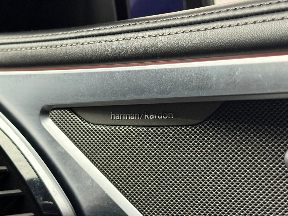 2021 BMW 8 Series - image 21