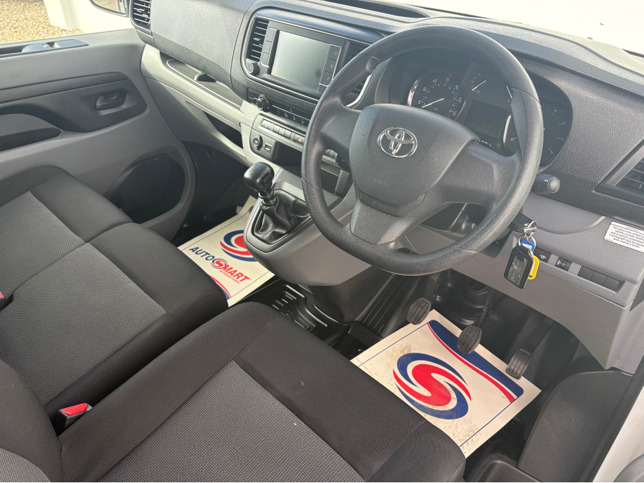 2022 Toyota Proace ICON L2 €15,500