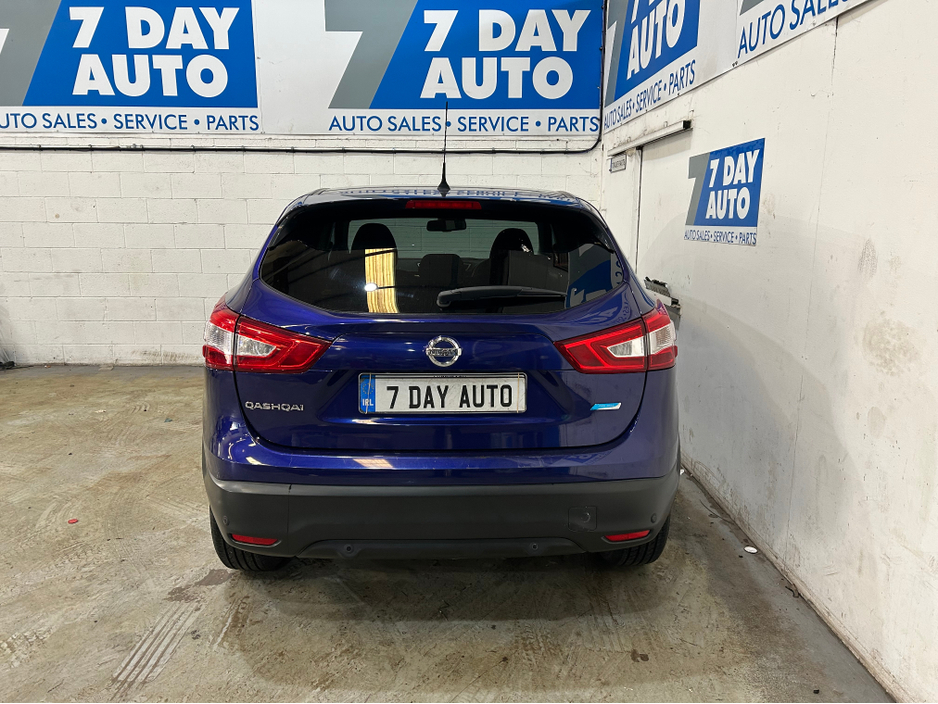 2015 Nissan Qashqai - image 6