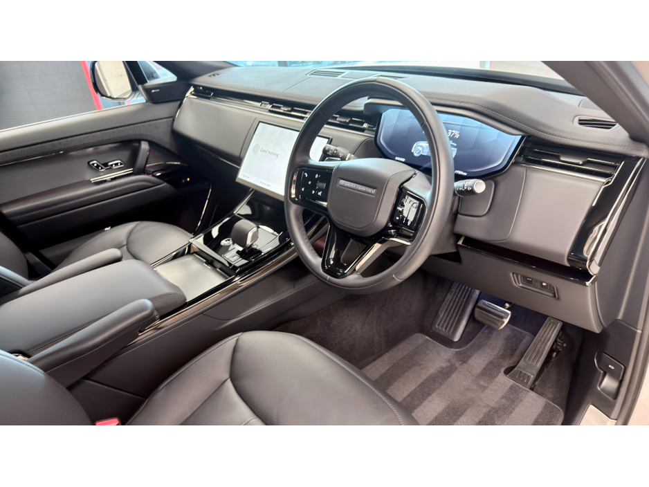 2025 Land Rover Range Rover - image 11