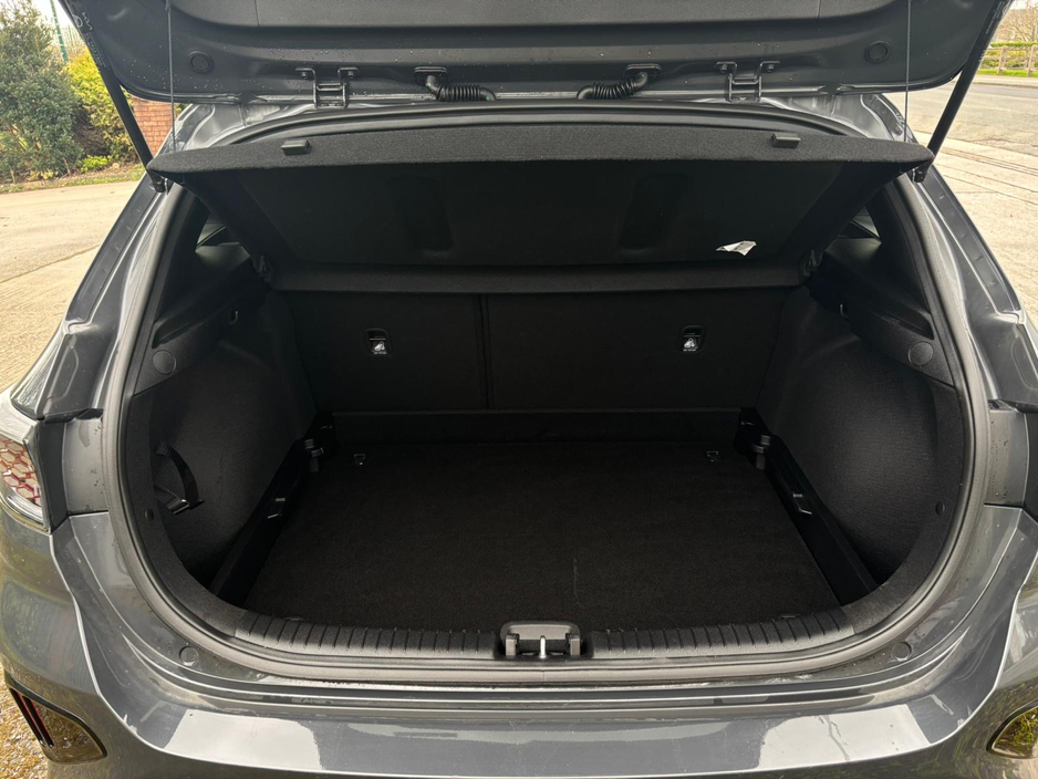 2025 Kia Ceed - image 13