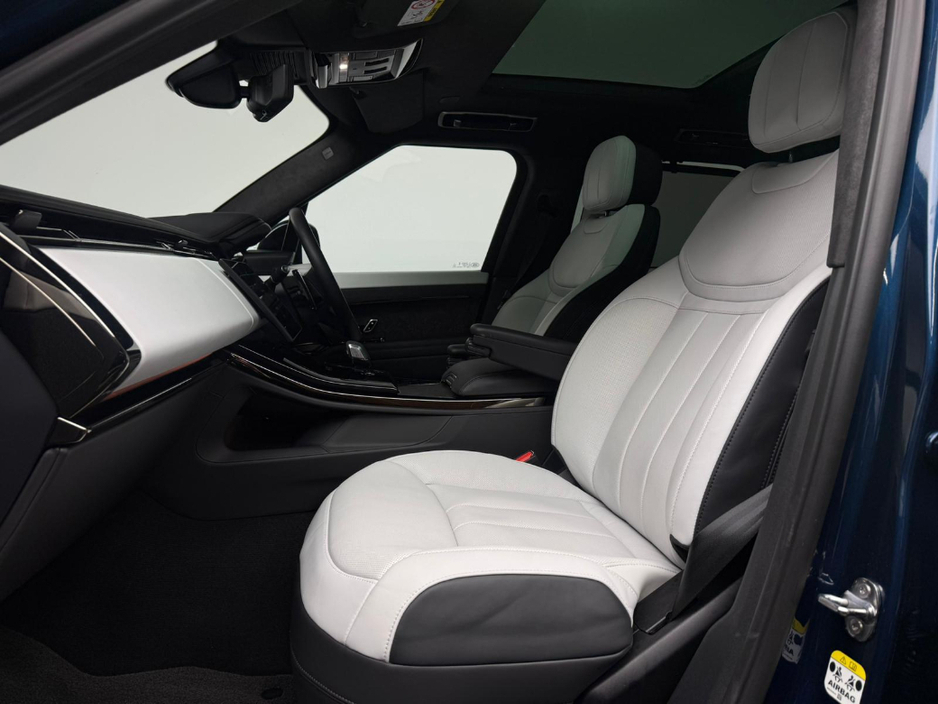 2025 Land Rover Range Rover Sport - image 12