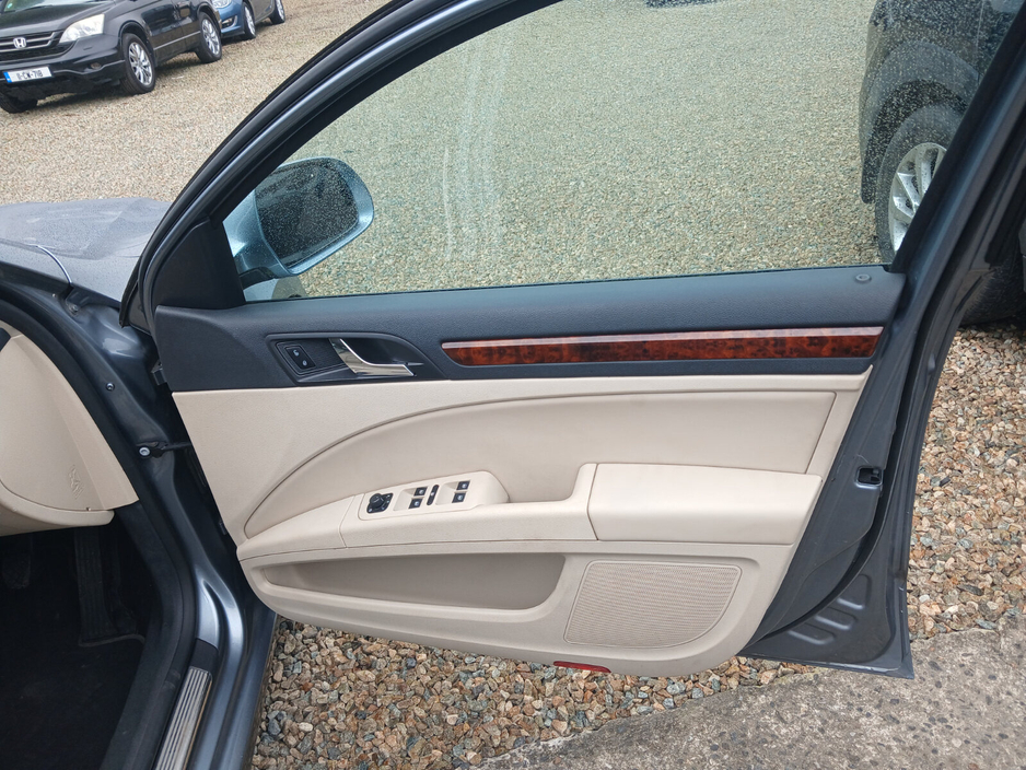 2013 Skoda Superb - image 15