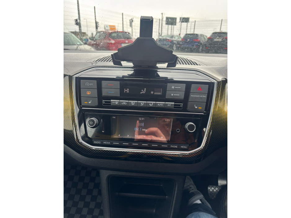 2018 Volkswagen up!  €11,500