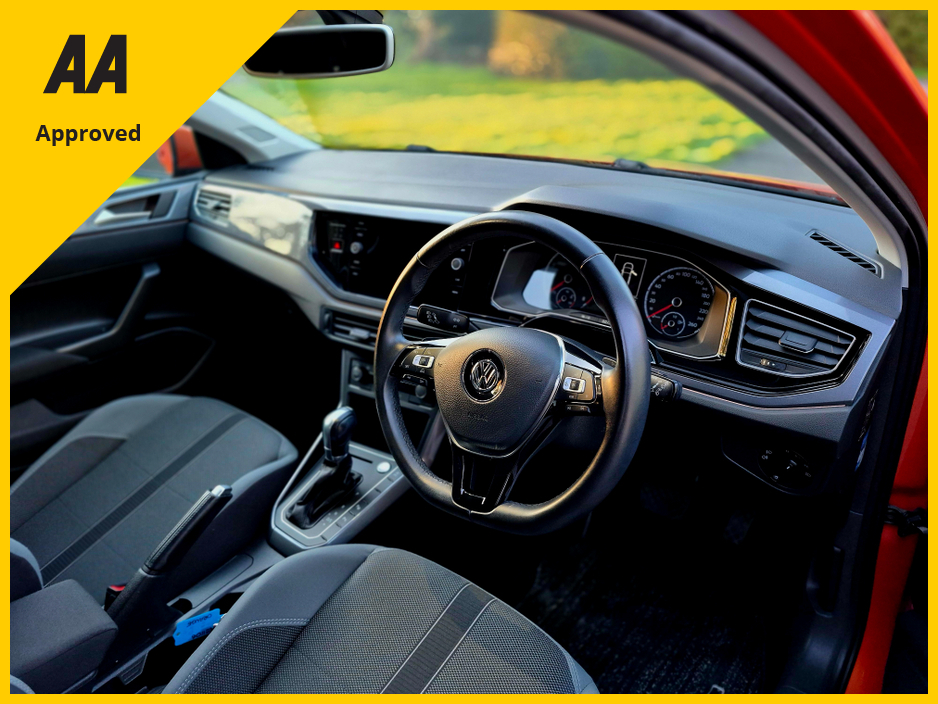 2018 Volkswagen Polo - image 2