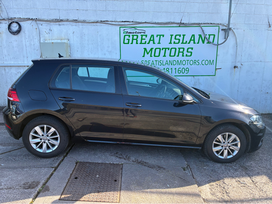 2019 Volkswagen Golf - image 5