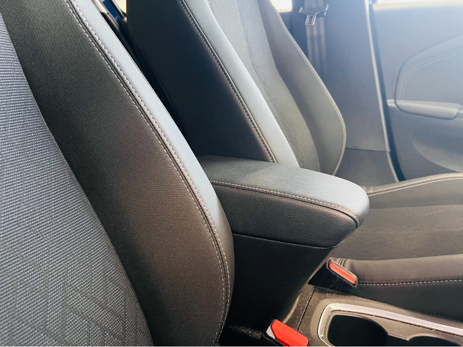 2022 Opel Corsa - image 5