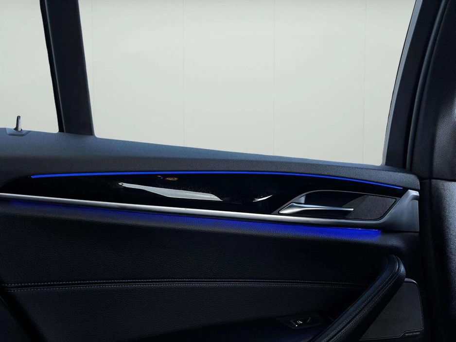 2018 BMW 5 Series - image 35