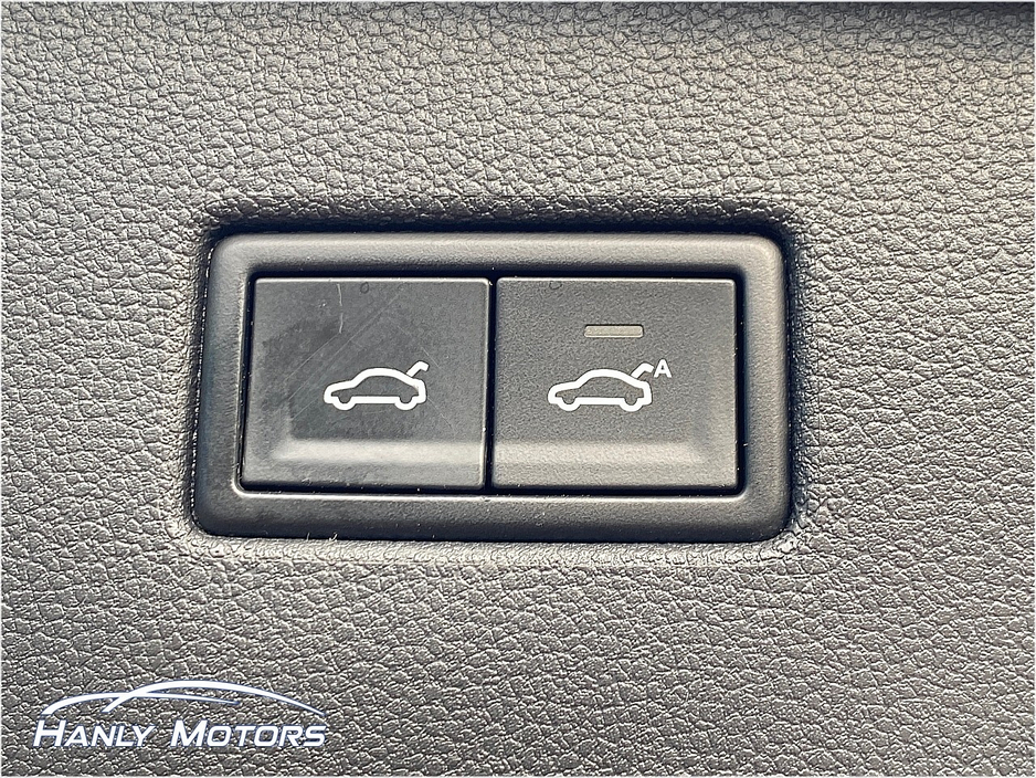 2017 Volkswagen Tiguan - image 30