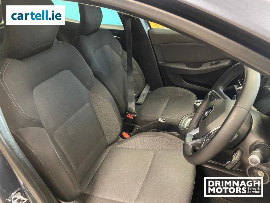 2020 Renault Clio - image 12