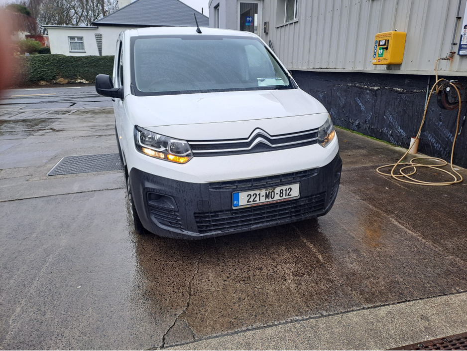 2022 Citroen Berlingo - image 4