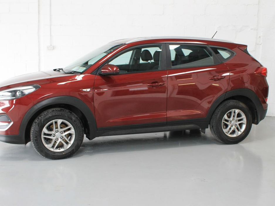 2017 Hyundai Tucson - image 4