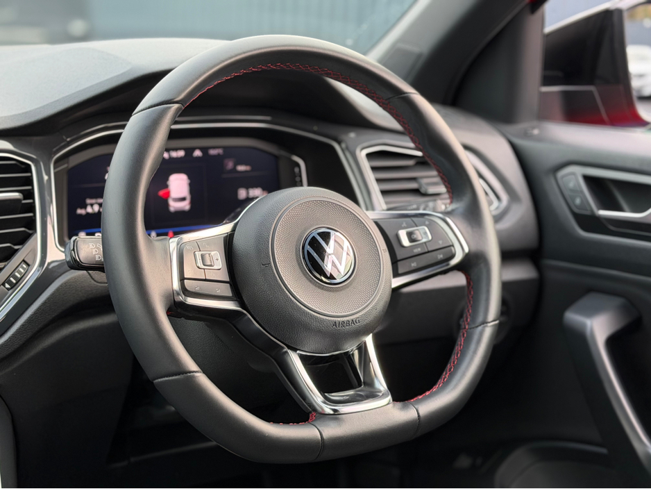 2020 Volkswagen T-Roc - image 12