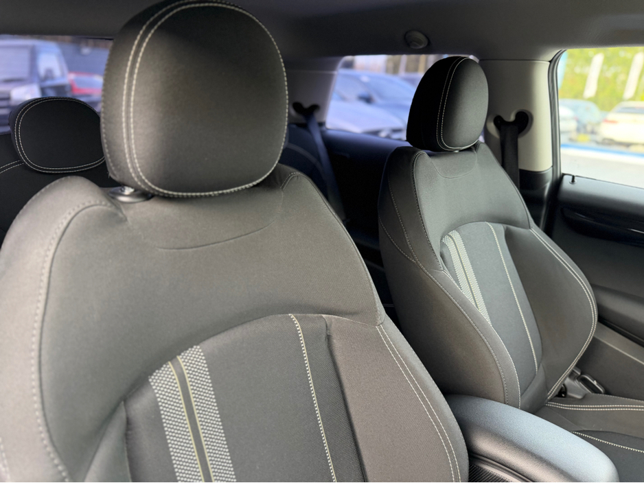 2018 MINI Cooper - image 11