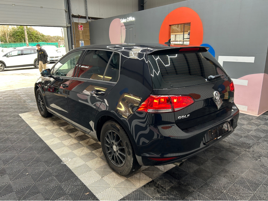 2016 Volkswagen Golf - image 3