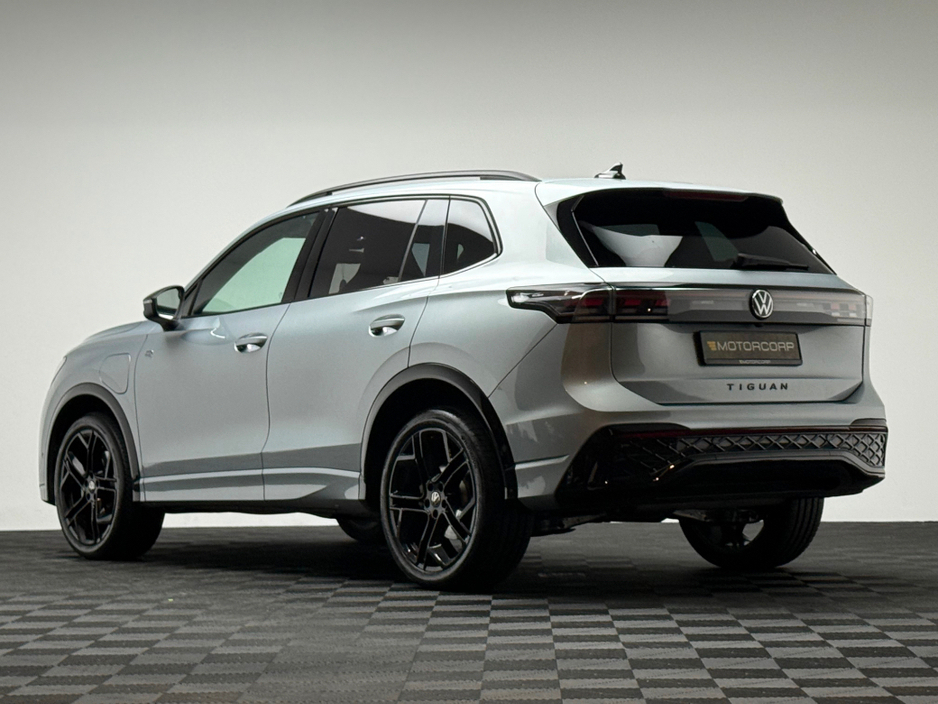 2025 Volkswagen Tiguan - image 5