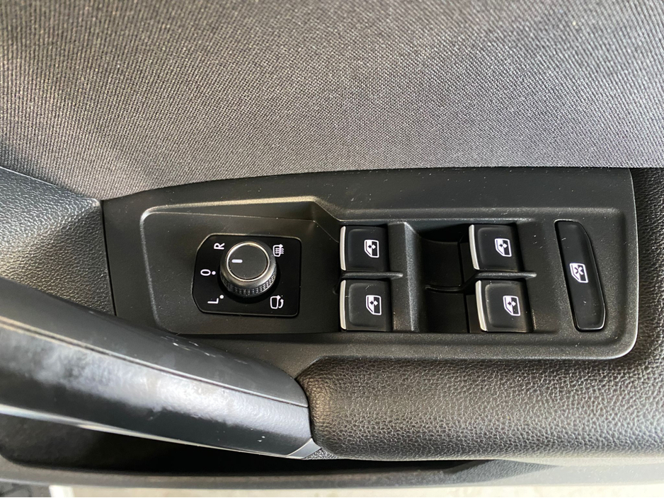 2018 Volkswagen Tiguan - image 23