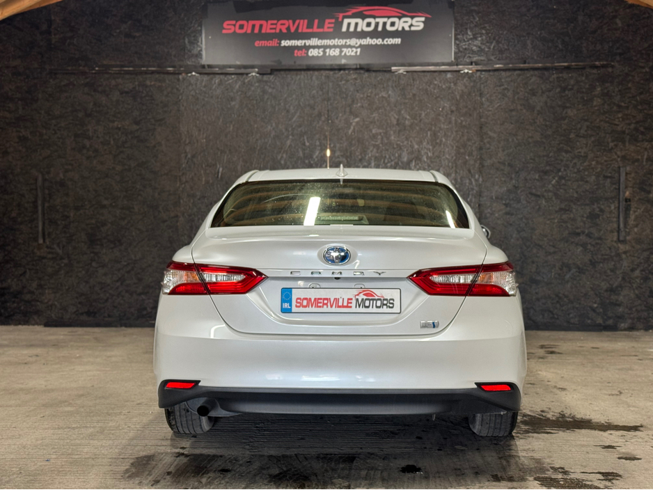 2020 Toyota Camry - image 4