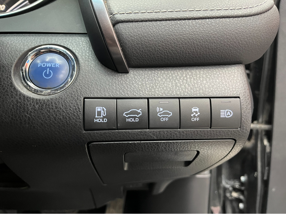 2019 Toyota Camry - image 12