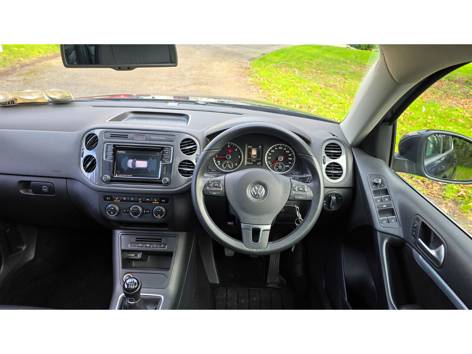 2016 Volkswagen Tiguan - image 16