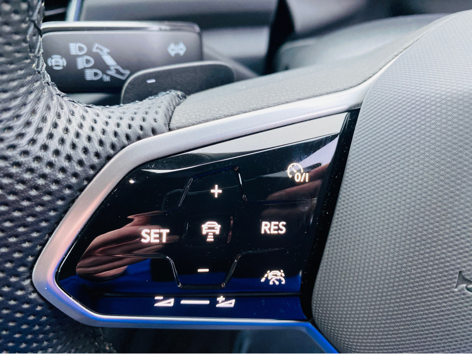 2023 Volkswagen T-Roc - image 22