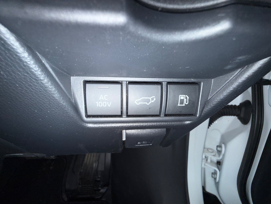 2023 Toyota Prius - image 27