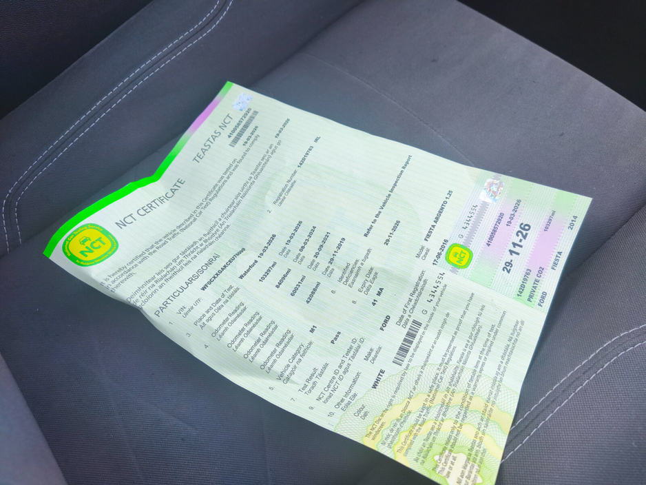 2014 Ford Fiesta - image 11