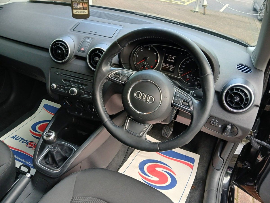 2015 Audi A1 - image 10