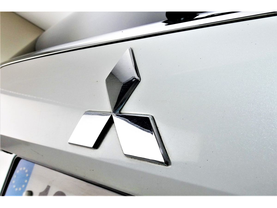 2018 Mitsubishi Outlander - image 30