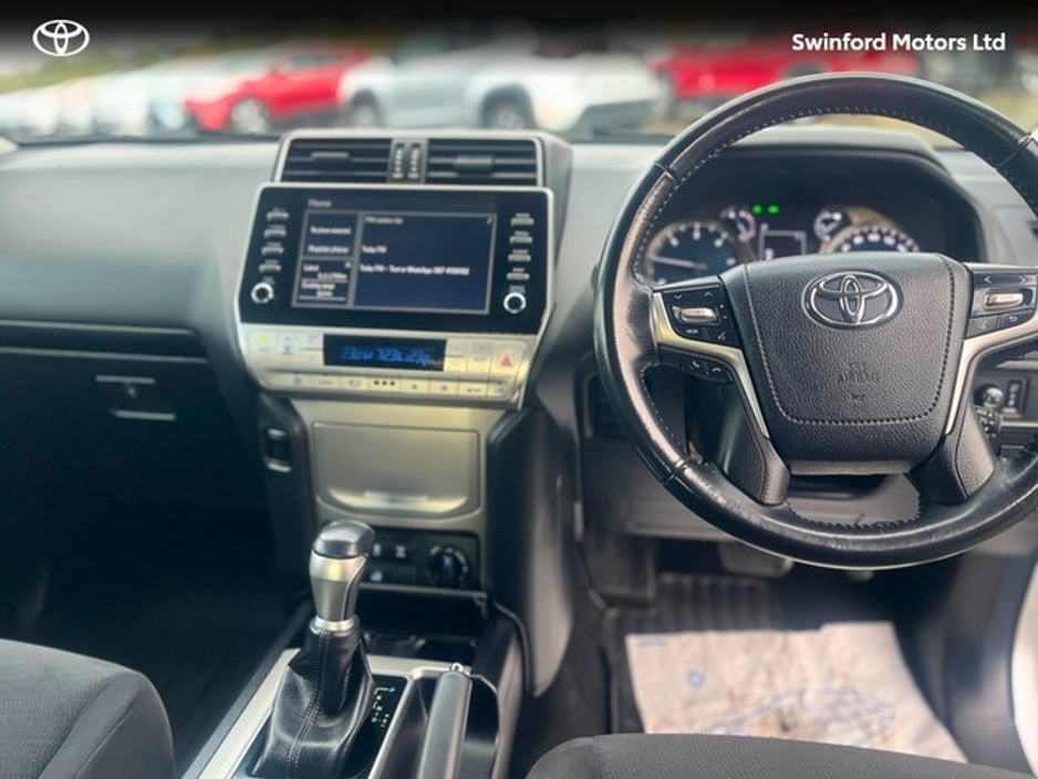 2023 Toyota Landcruiser - image 9