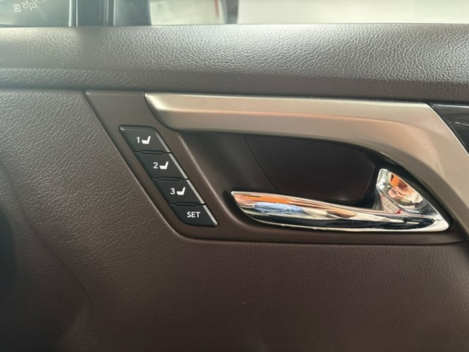 2019 Lexus RX 450 h - image 17