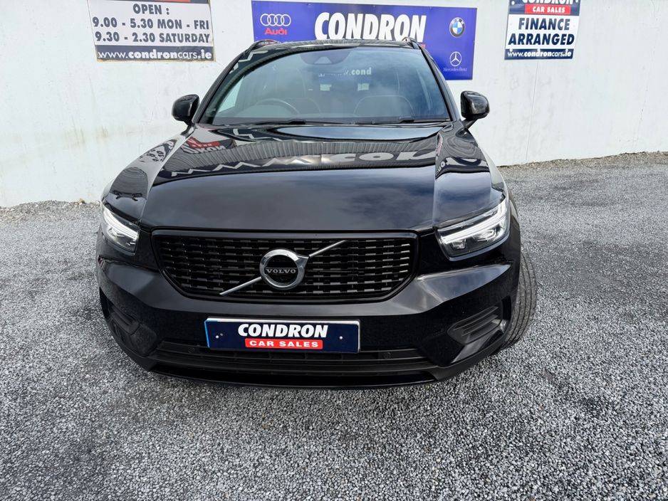 2022 Volvo XC40 - image 14