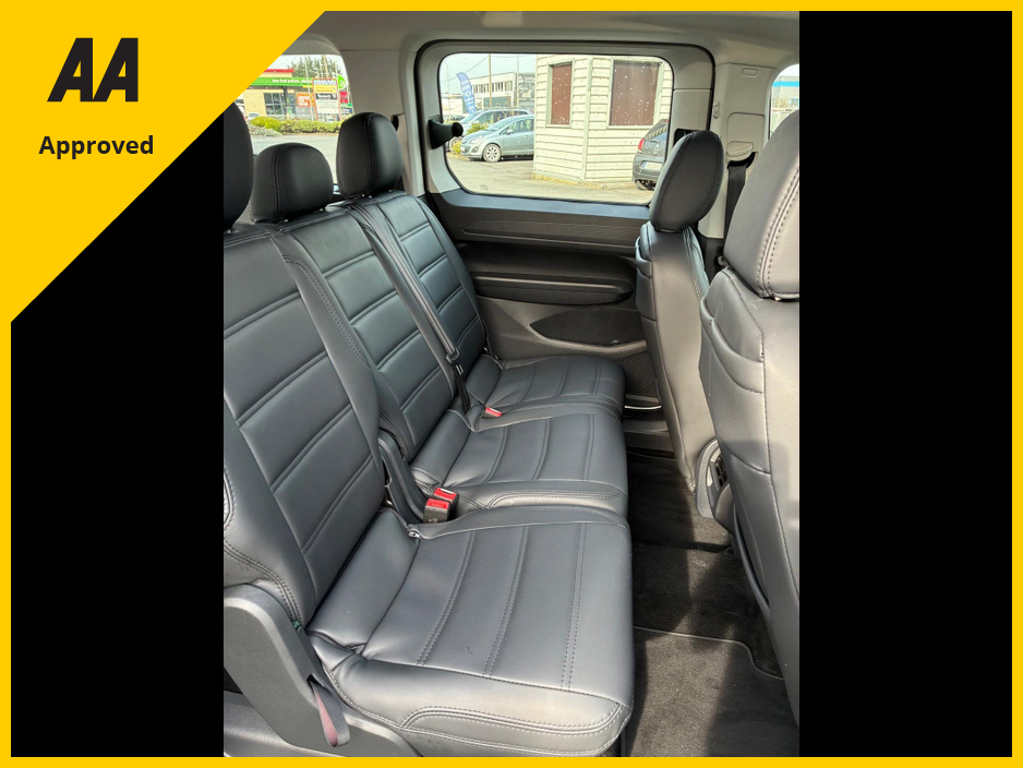 2025 Ford Grand Tourneo Connect - image 9