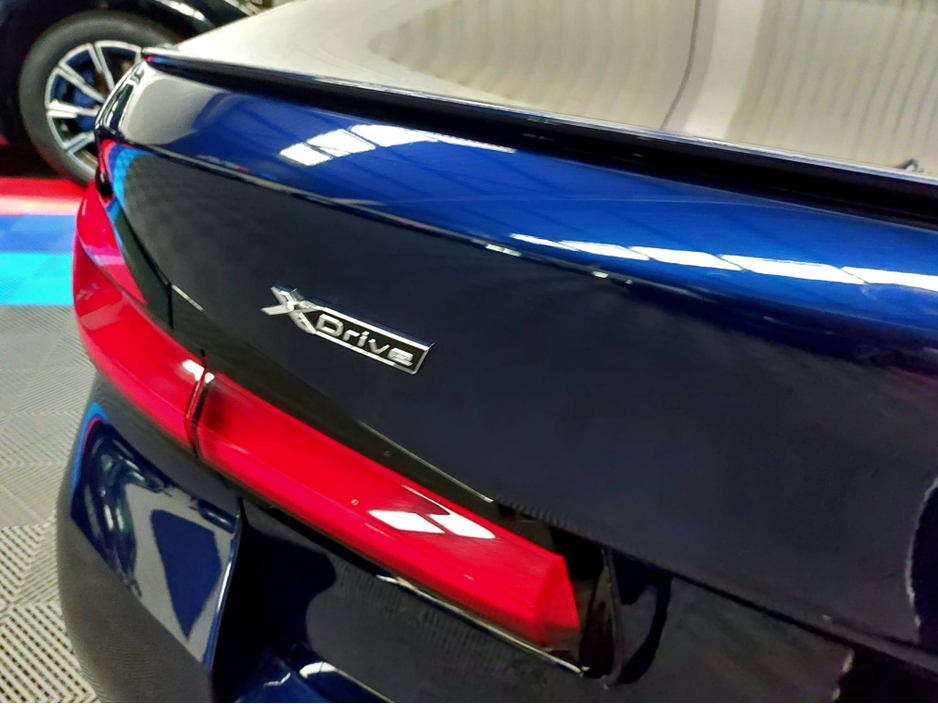 2020 BMW 5 Series - image 6