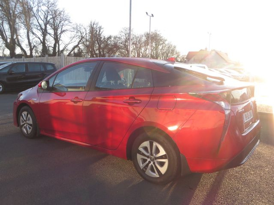 2019 Toyota Prius - image 5