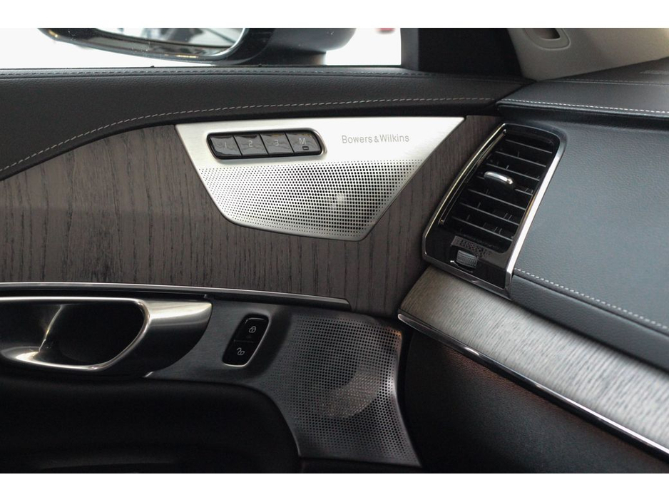 2022 Volvo XC90 RECHARGE T8 ULTIMATE DARK AWD €59,899