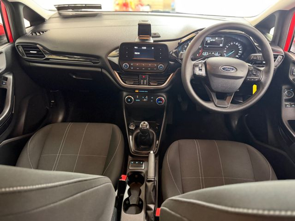 2019 Ford Fiesta - image 6