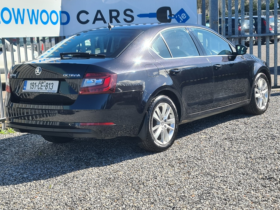2019 Skoda Octavia - image 2