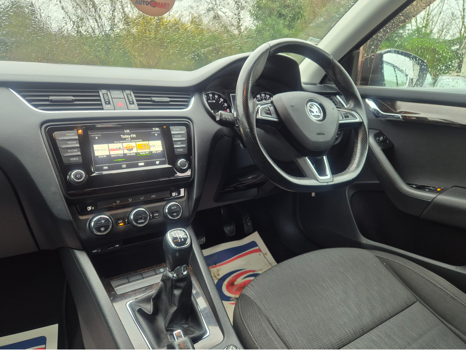 2017 Skoda Octavia - image 13