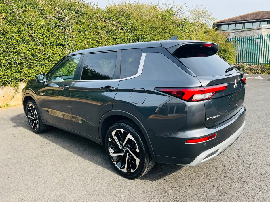 2024 Mitsubishi Outlander - image 10