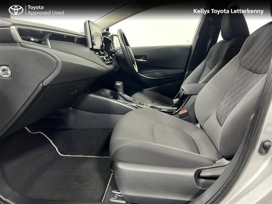 2019 Toyota Corolla - image 6