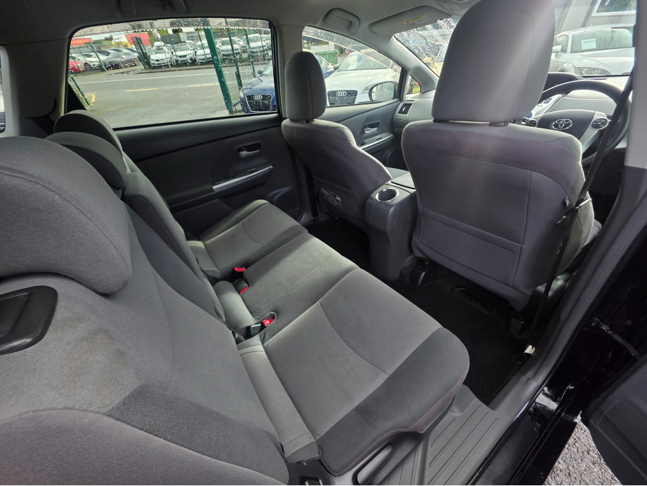 2013 Toyota Prius Alpha (7 Seater) - SELF CHARGING HYBRID -ALLOYS  -SIMI DEALER - LOW ROAD TAX BAND €13,450
