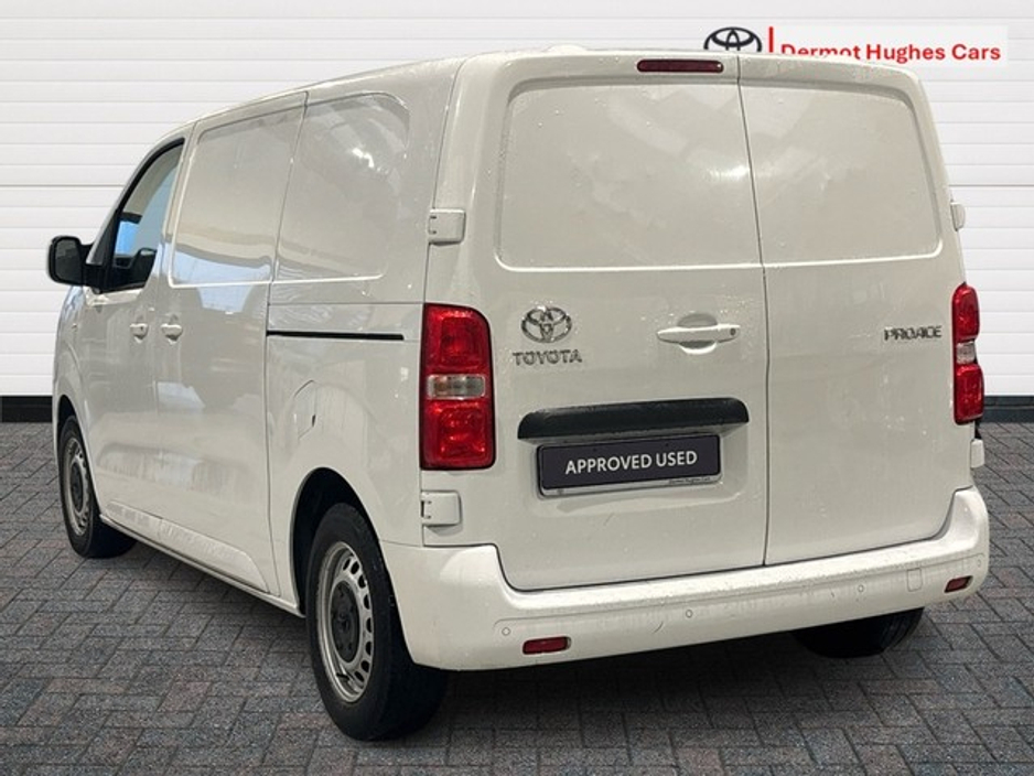 2023 Toyota Proace - image 2