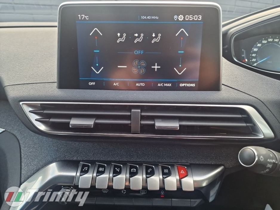 2020 Peugeot 5008 - image 13